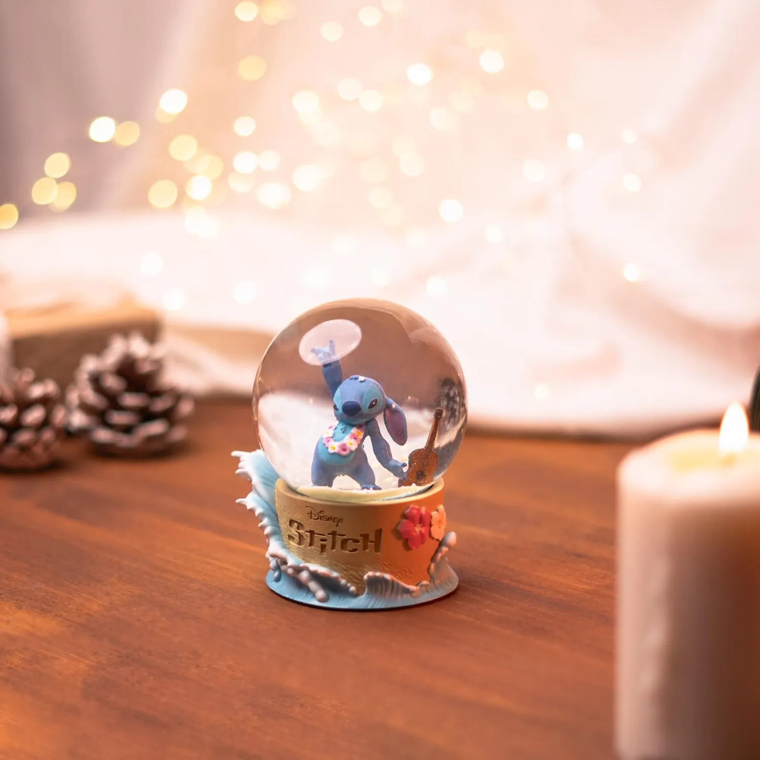 Erik Disney Schneekugel Weihnachten aus Glas