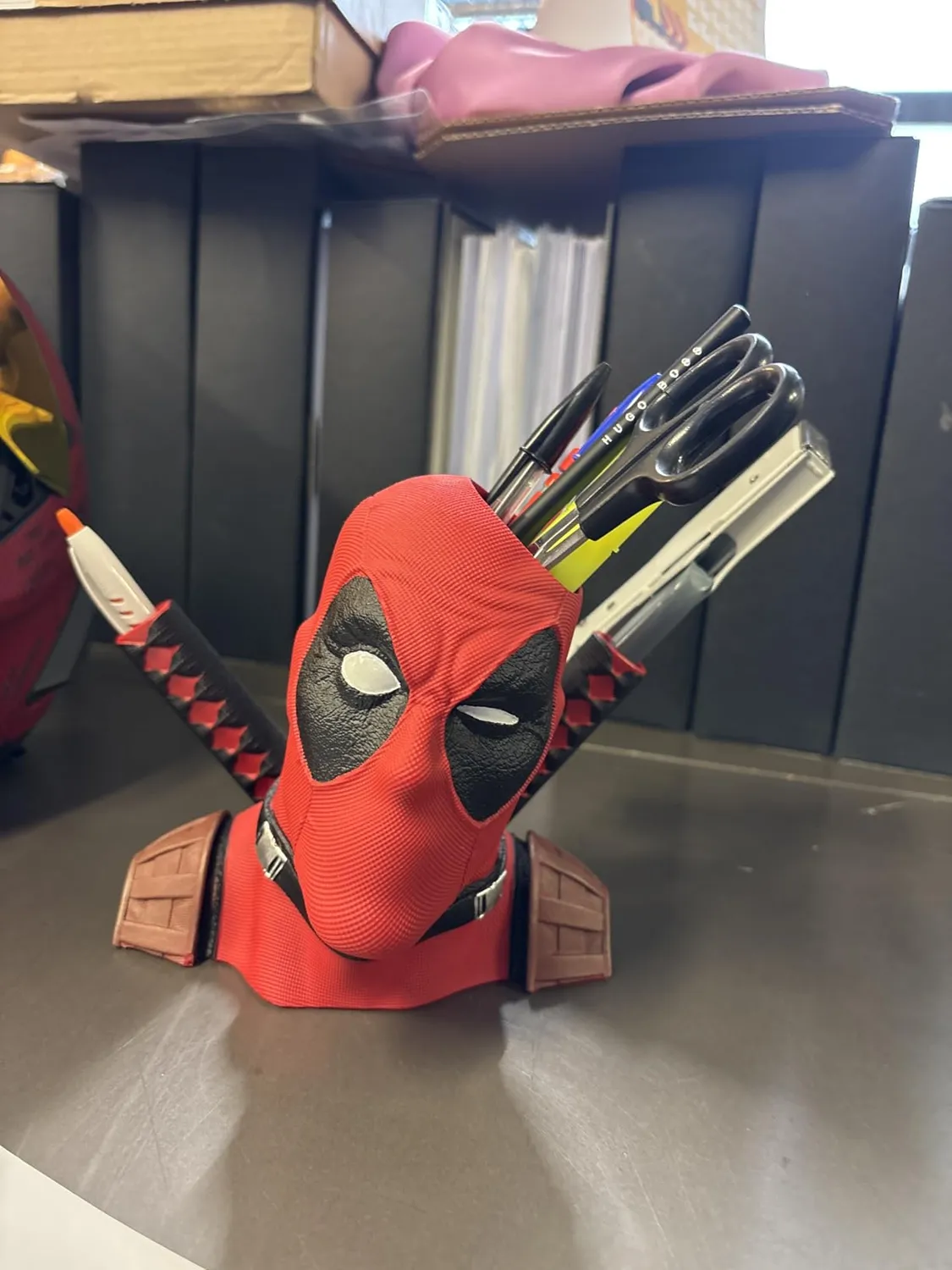 Erik Marvel Deadpool Stiftehalter 18x16x16 Harz