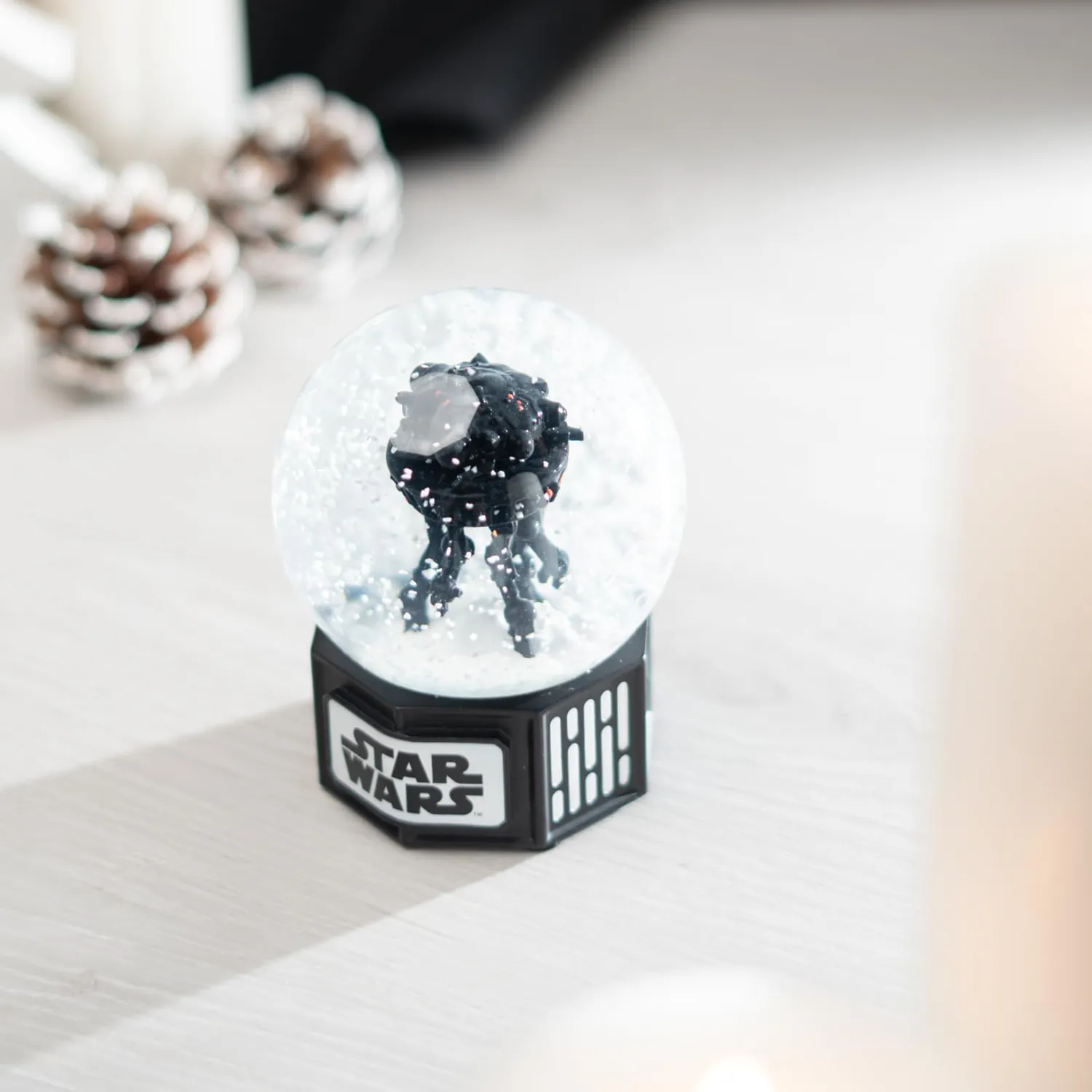 Erik Star Wars X-Wing Schneekugel 8 x 10 x 8 cm aus Glas und Harz