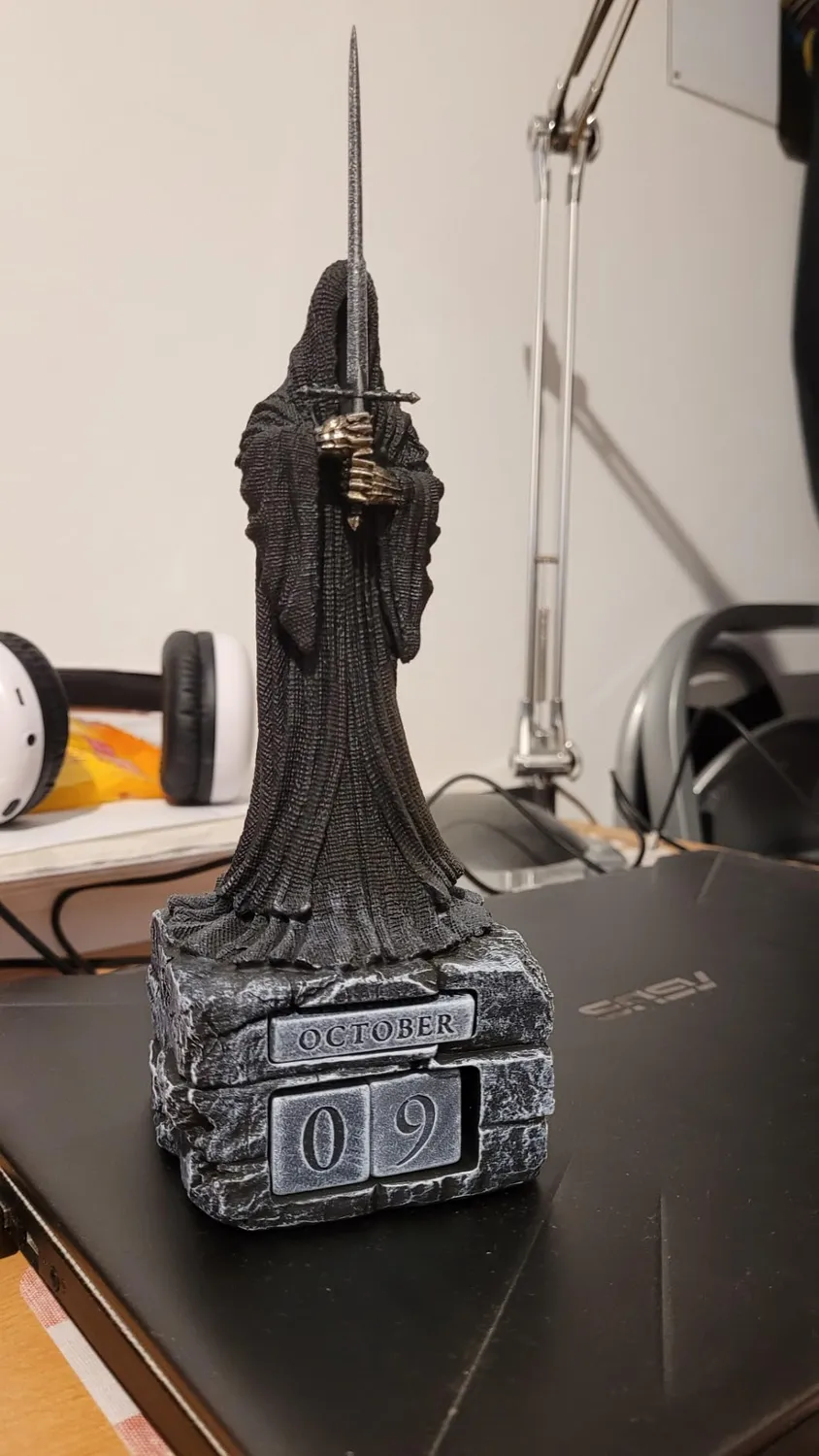 Erik Ewiger Kalender Figur