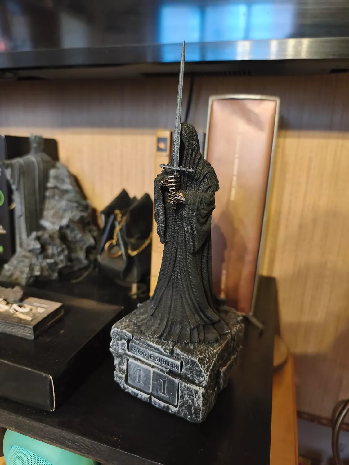 Erik Ewiger Kalender Figur